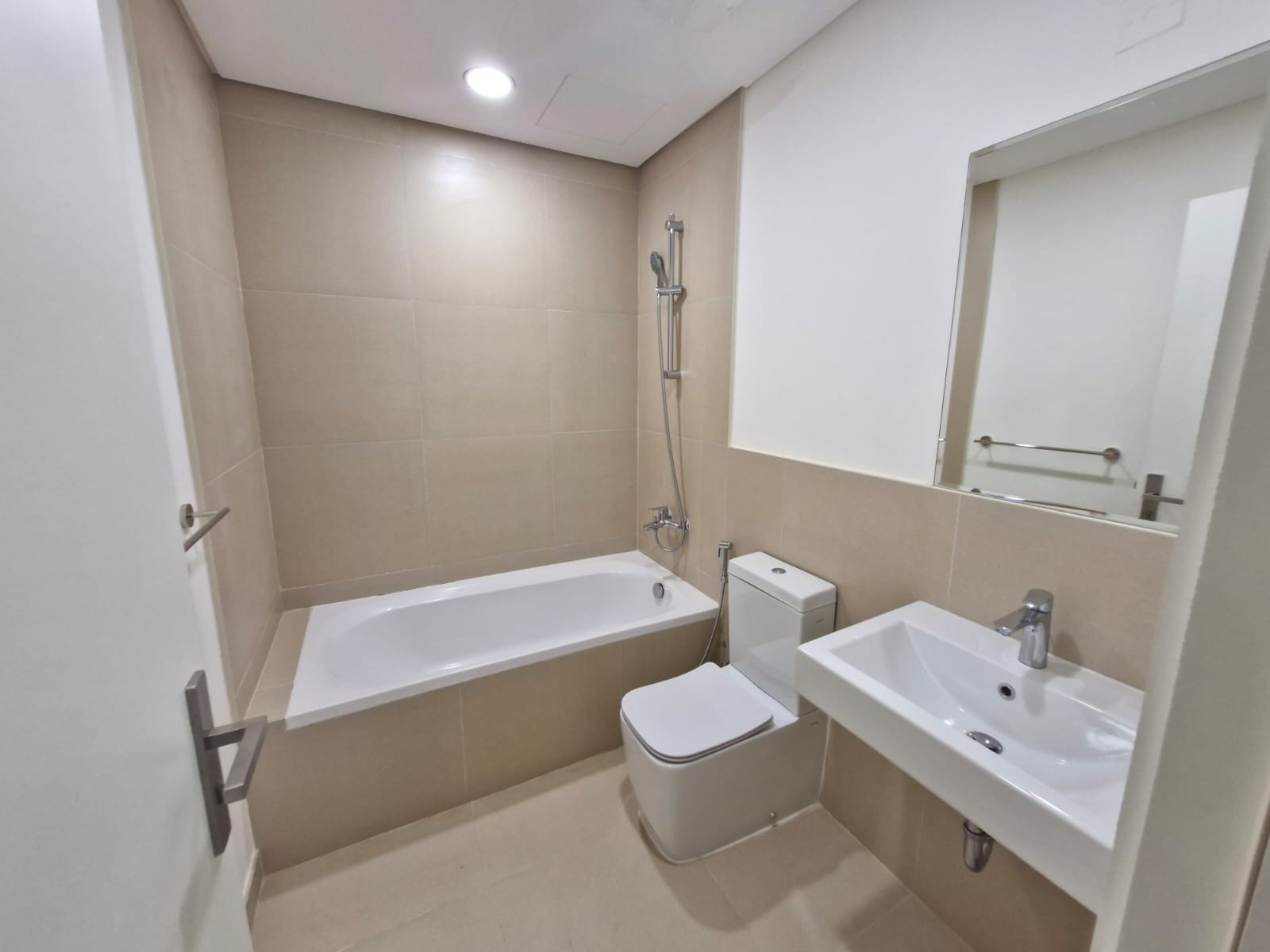 🏡 *Luxury Villa in Sedra – Roshn*   ✨ 300 m² Modern Villa | Elegance Meets Functionality     